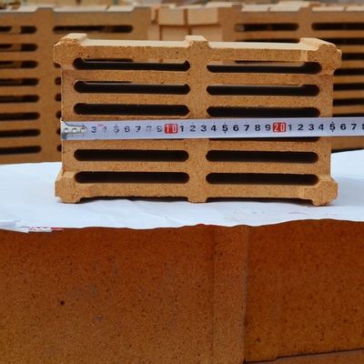 2024 Bloc réfractaire pour le service de moulage de briques de feu du Henan et teneur en CaO 0,01%