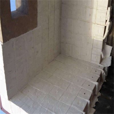 Maximiser l'efficacité avec une couverture isolante en fibre de céramique dans les fours industriels