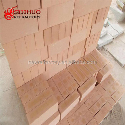 230x114x65mm Densité en vrac 0,6-0,8 g/cm3 Diatomite pour l'isolation