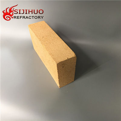 Des fours industriels, des briques d' argile en aluminium hautement bauxite sont en vente.