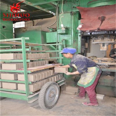 Matériau de bloc d'alumine résistant aux acides pour la construction de cheminées dans les fours industriels