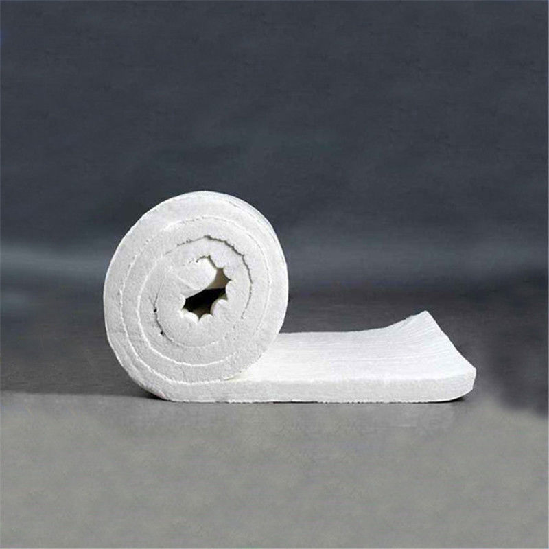 Couverture en fibres céramiques isolantes avec une teneur en SiC de 1,2-1,4% et une teneur en Al2O3 de 38 à 42%