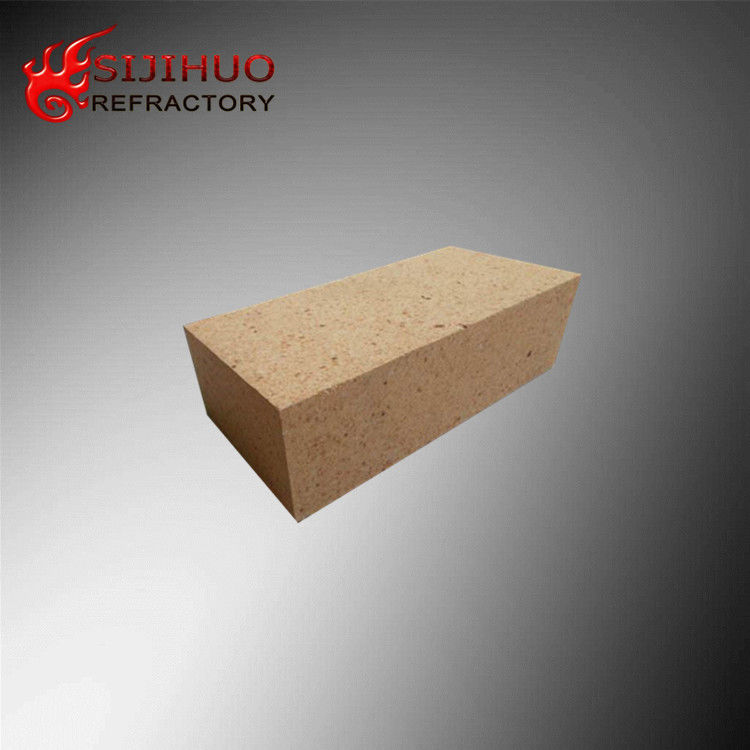 230*114*65MM L'argile de brique pour le revêtement du four Contenu en SiO2 de 50 à 65% Contenu en SiC de 1,2-1.4