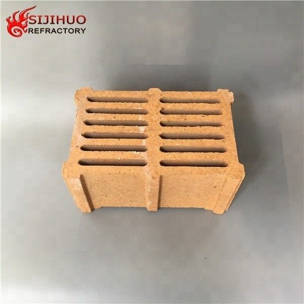 Contenu en SiC de 1,2-1,4% 230x114x65 mm brique réfractaire en treillis pour fours industriels